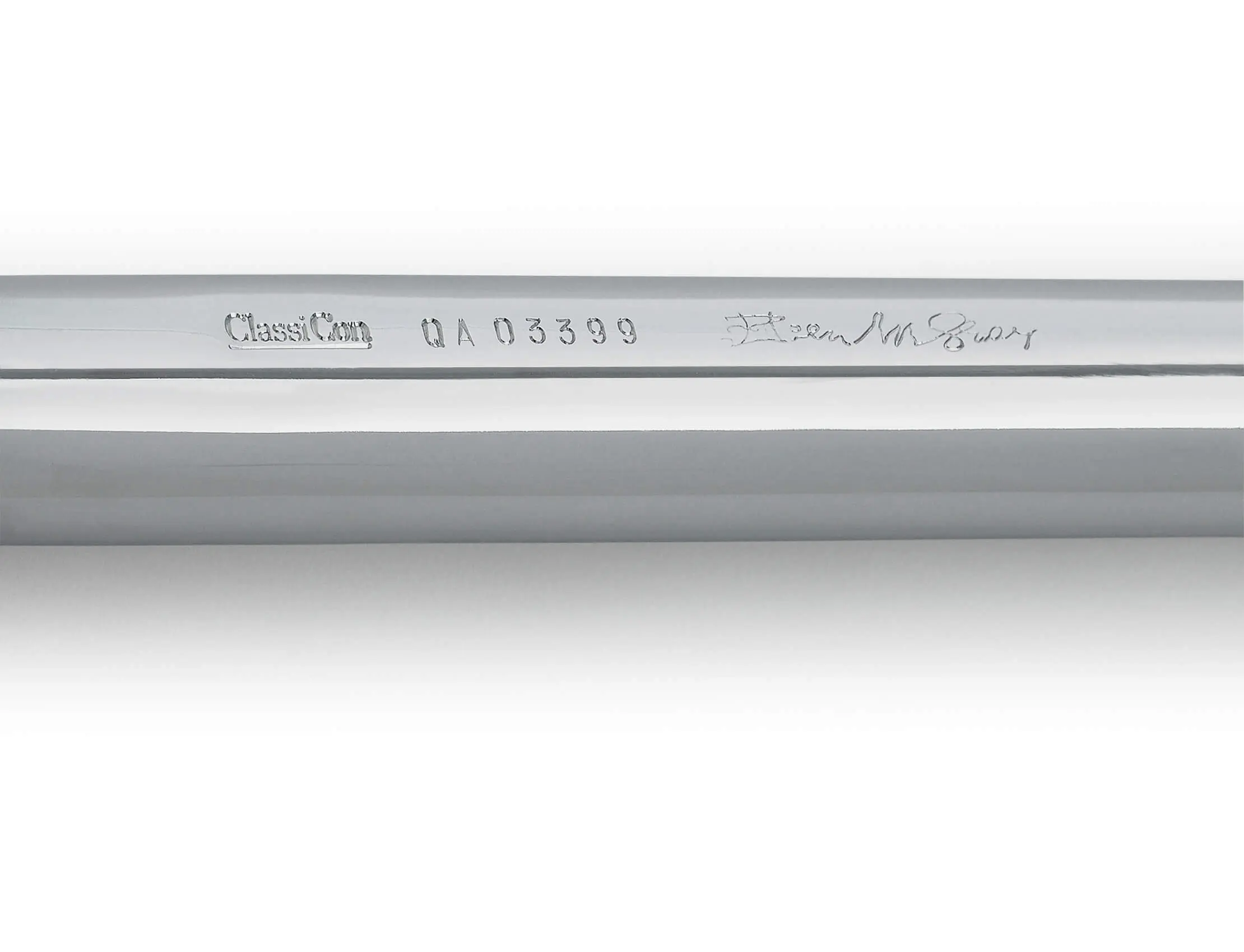 classicon-adjustable-table-e-1027-signature-detail