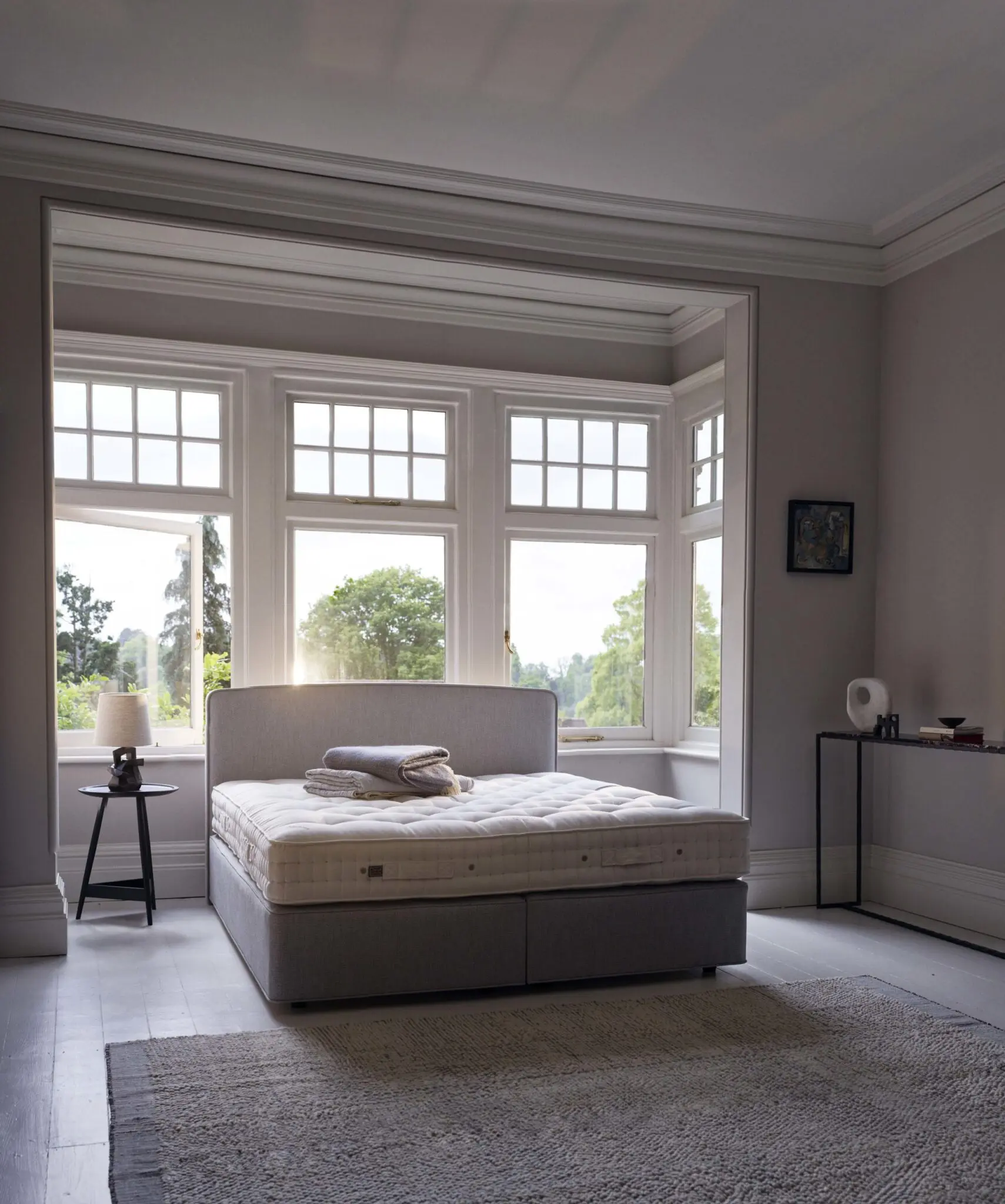 baronet-superb_undressed-2_portrait_2023-scaled