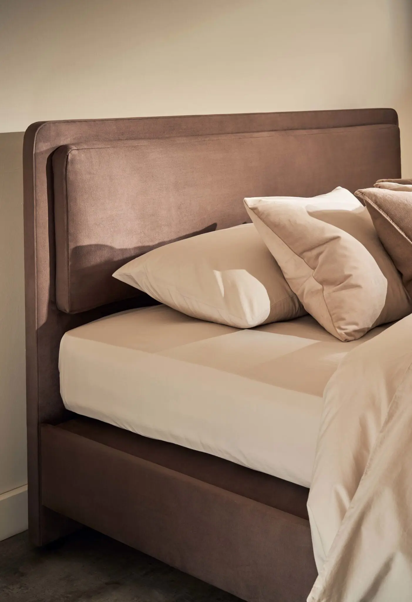 charlotte-set-2-headboard-detail-portrait-scaled