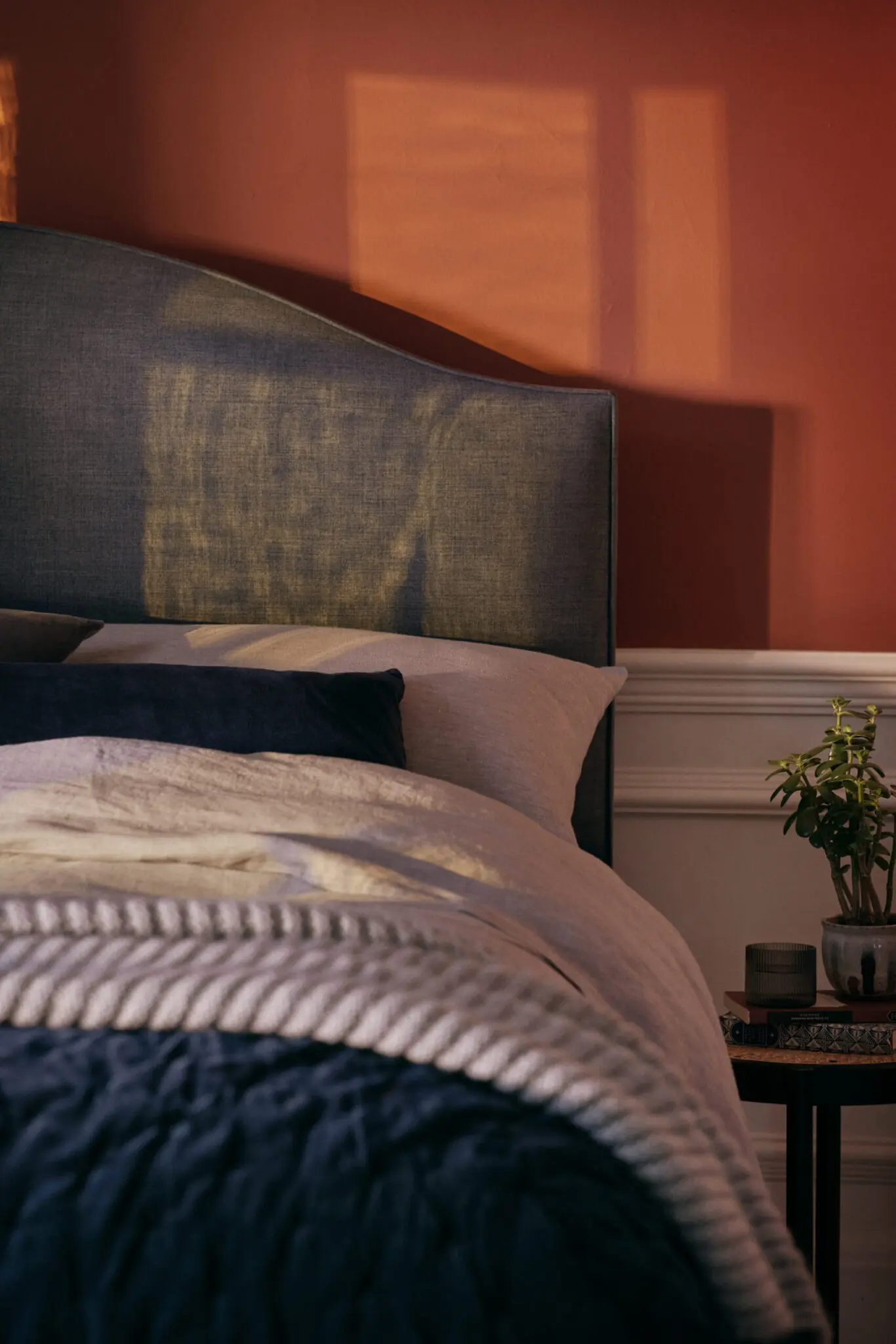 original-2022_close-up_headboard-1