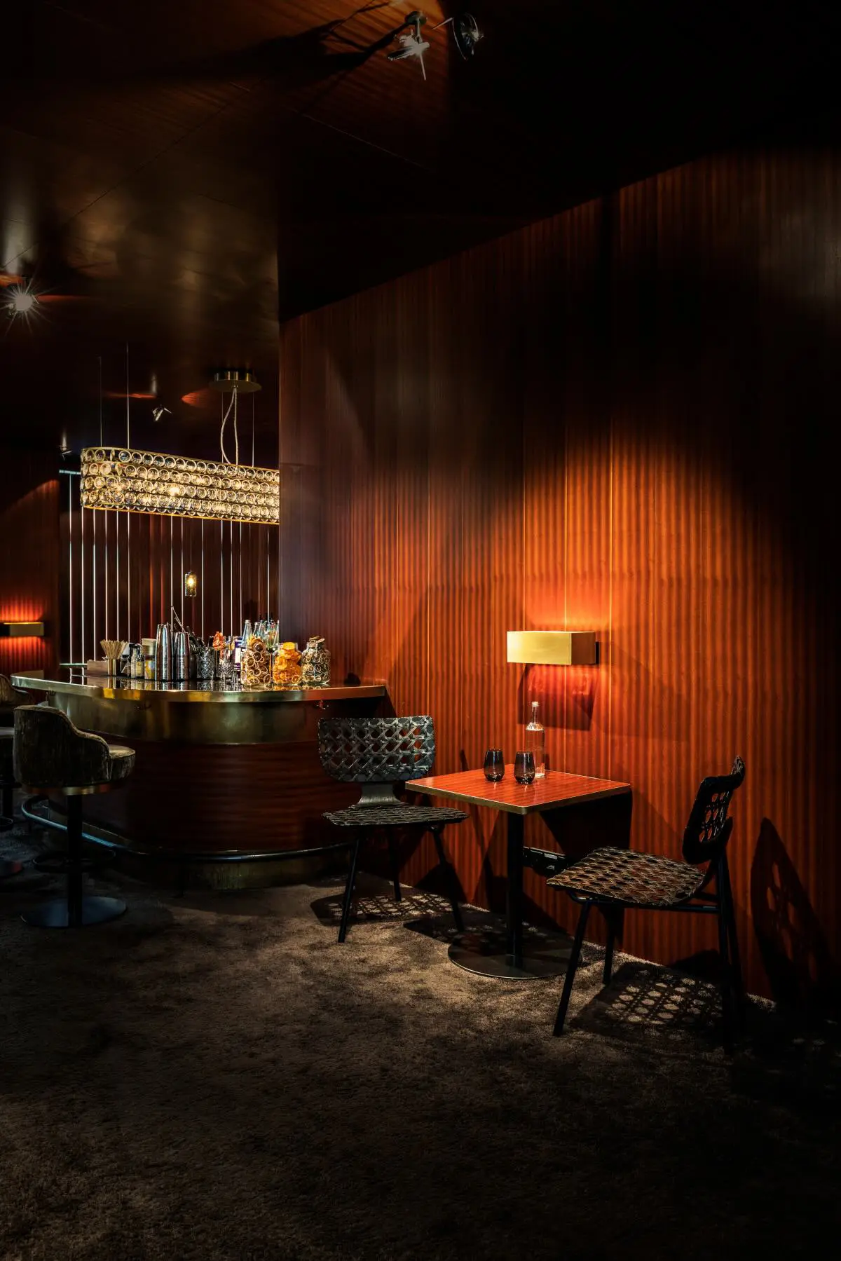 classicon-aerias-chair-bar-vt-photo-hassos