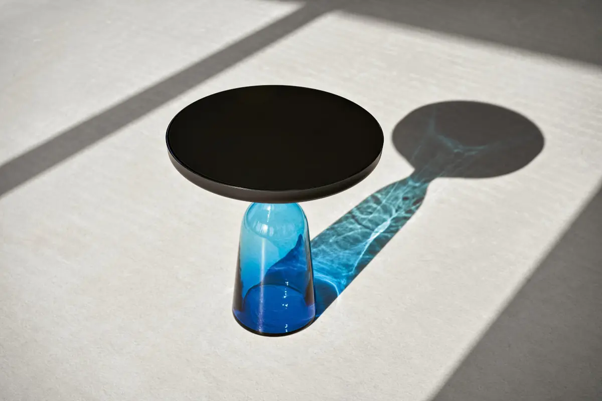 classicon-bell-side-table-sapphire-blue-black-metal-topview-photo-hassos
