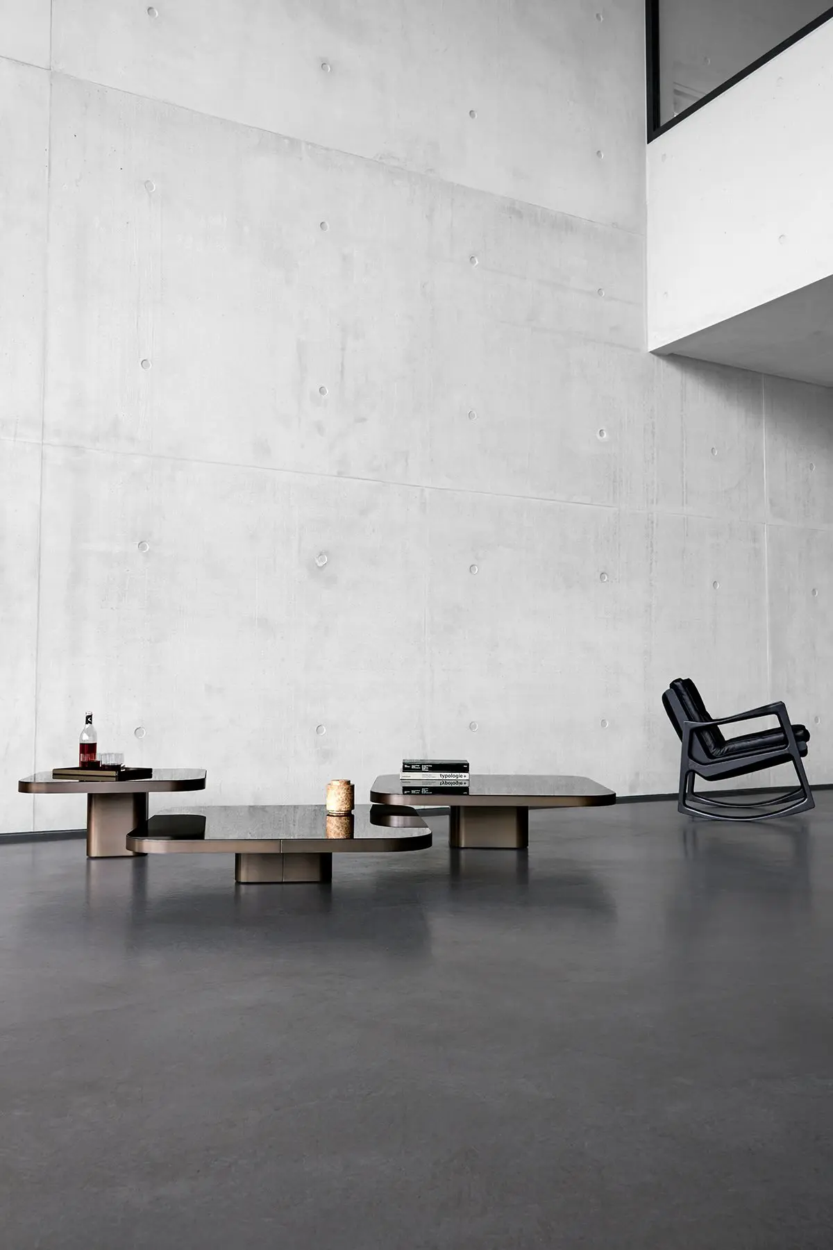 classicon-bow-coffee-table-euvira-rocking-chair-photo-holzer-kopie