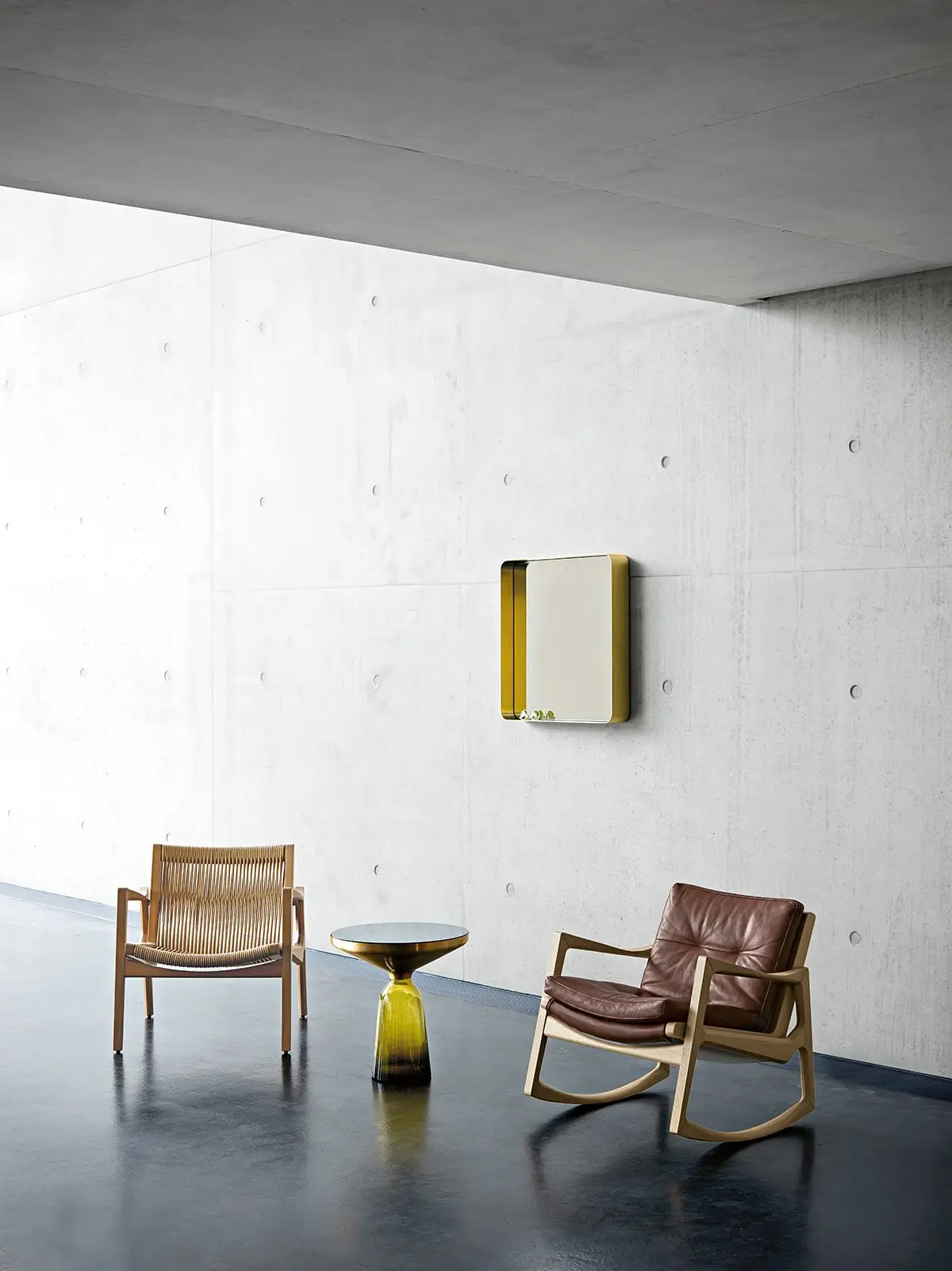 classicon-euvira-lounge-chair-bell-side-table-cypris-mirror-euvira-rocking-chair-photo-seelen-kopie-2