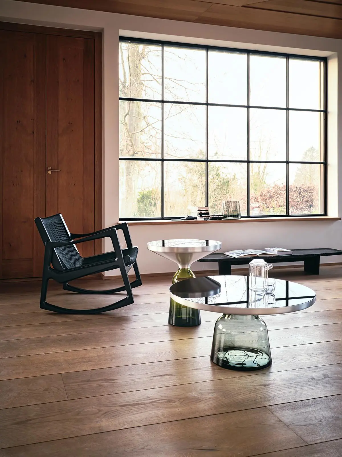 classicon-euvira-rocking-chair-bell-table-aluminium-materia-long-table-photo-hoernisch-kopie