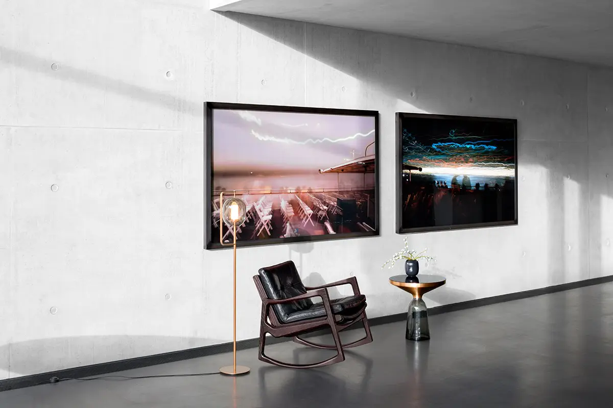 classicon-lantern-light-floor-lamp-copper-euvira-rocking-chair-diana-c-side-table-copper-photo-hassos-kopie