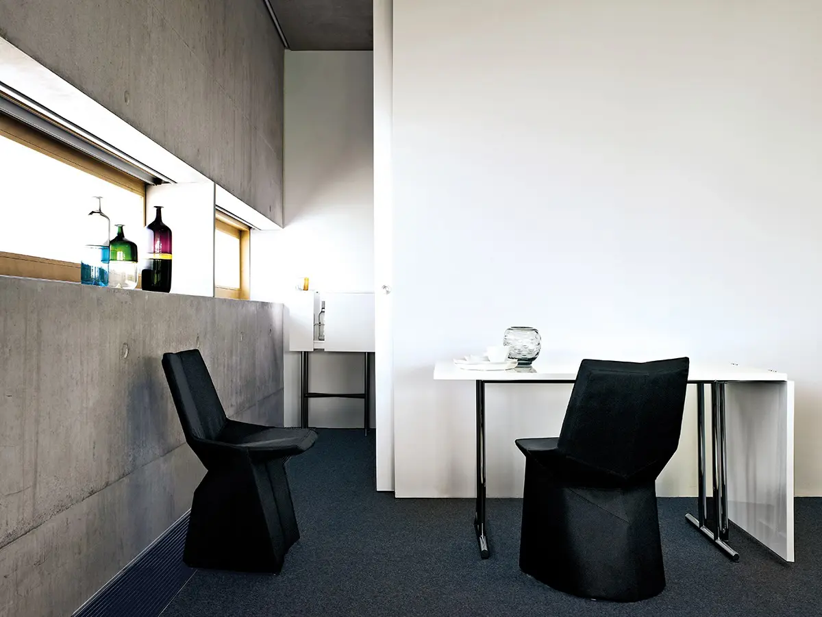 classicon-mars-chair-lou-perou-table-photo-seelen-kopie