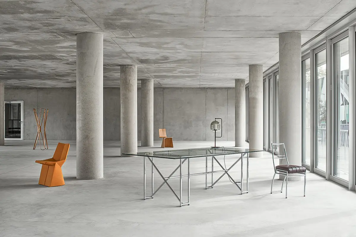 classicon-saturn-coat-stand-mars-chair-double-x-table-venus-chair-lantern-light-table-lamp-aixia-chair-photo-hassos-kopie