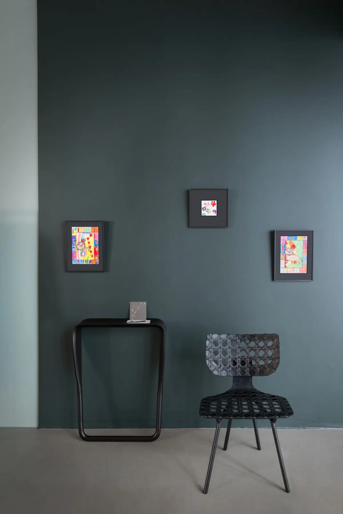 classicon-tadaima-console-aerias-chair-photo-hassos