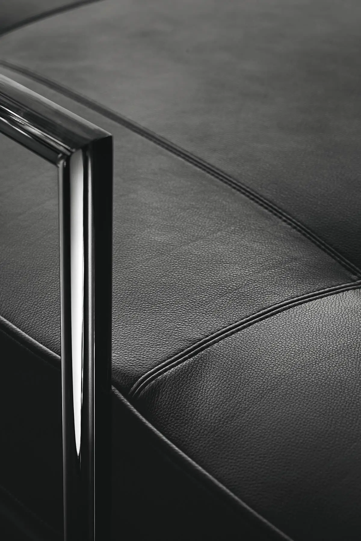 day-bed-design-bett-leder-classic-ii-by-schlafkultur-lang-e-k