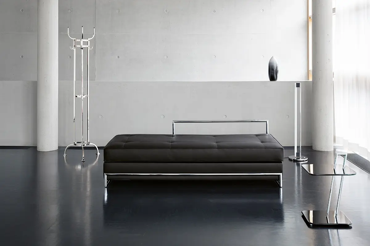 day-bed-design-bett-leder-classic-iv-by-schlafkultur-lang-e-k