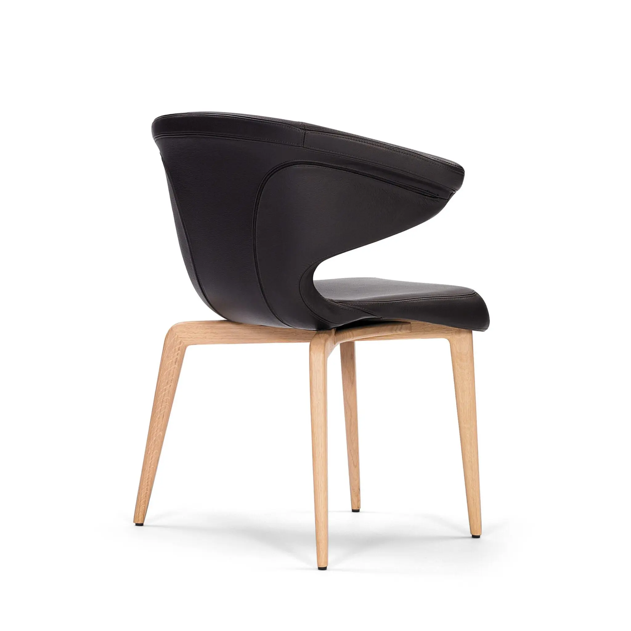 munich-armchair-design-stuhl-mit-armlehnen-eiche-ii-by-schlafkultur-lang-e-k