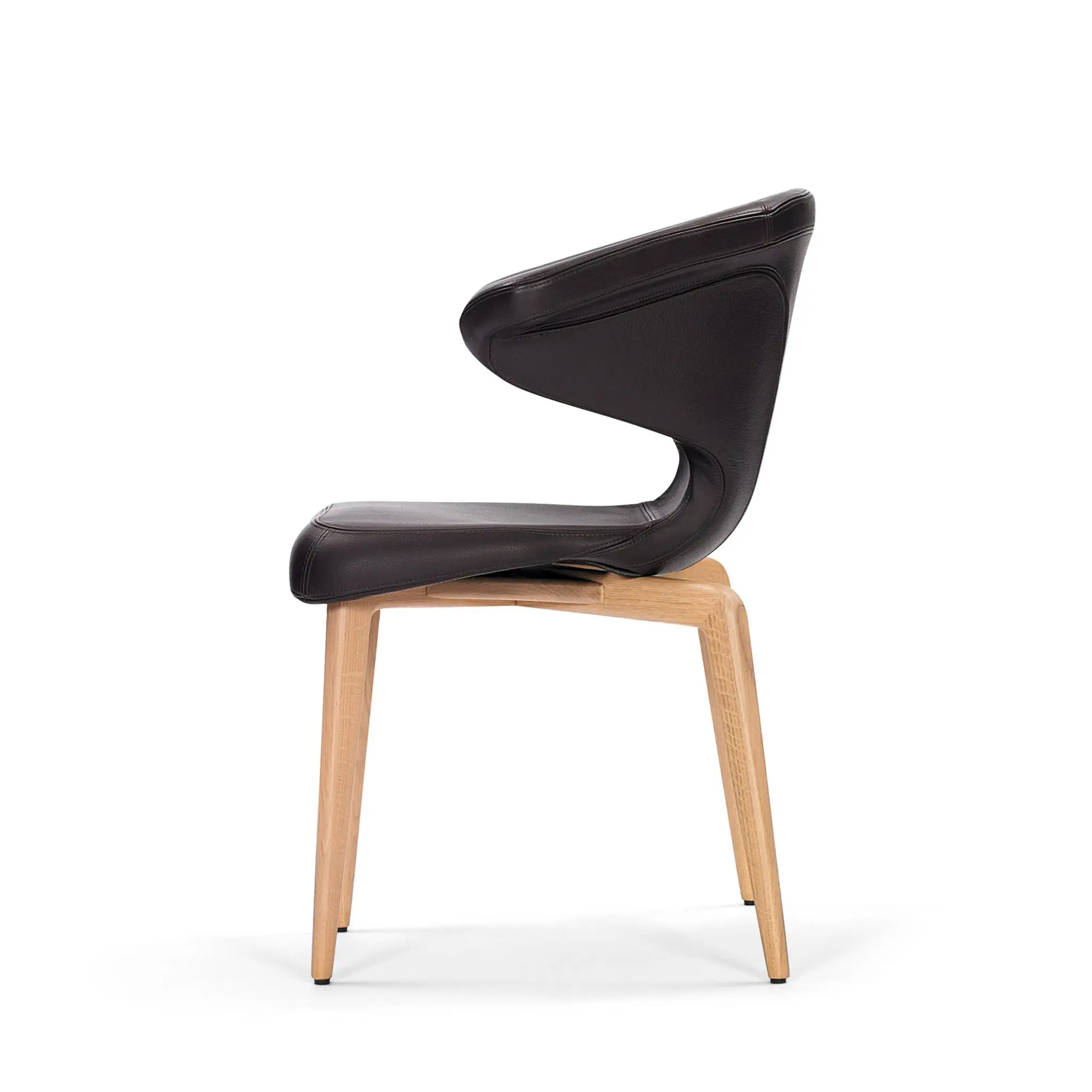 munich-armchair-design-stuhl-mit-armlehnen-eiche-iii-by-schlafkultur-lang-e-k