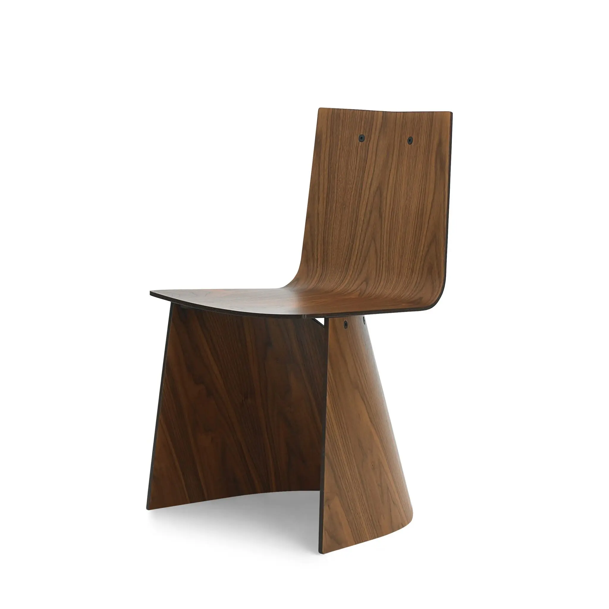 Venus Chair aus echtholzfurniert in Eiche mit Griff an Rückenlehne.