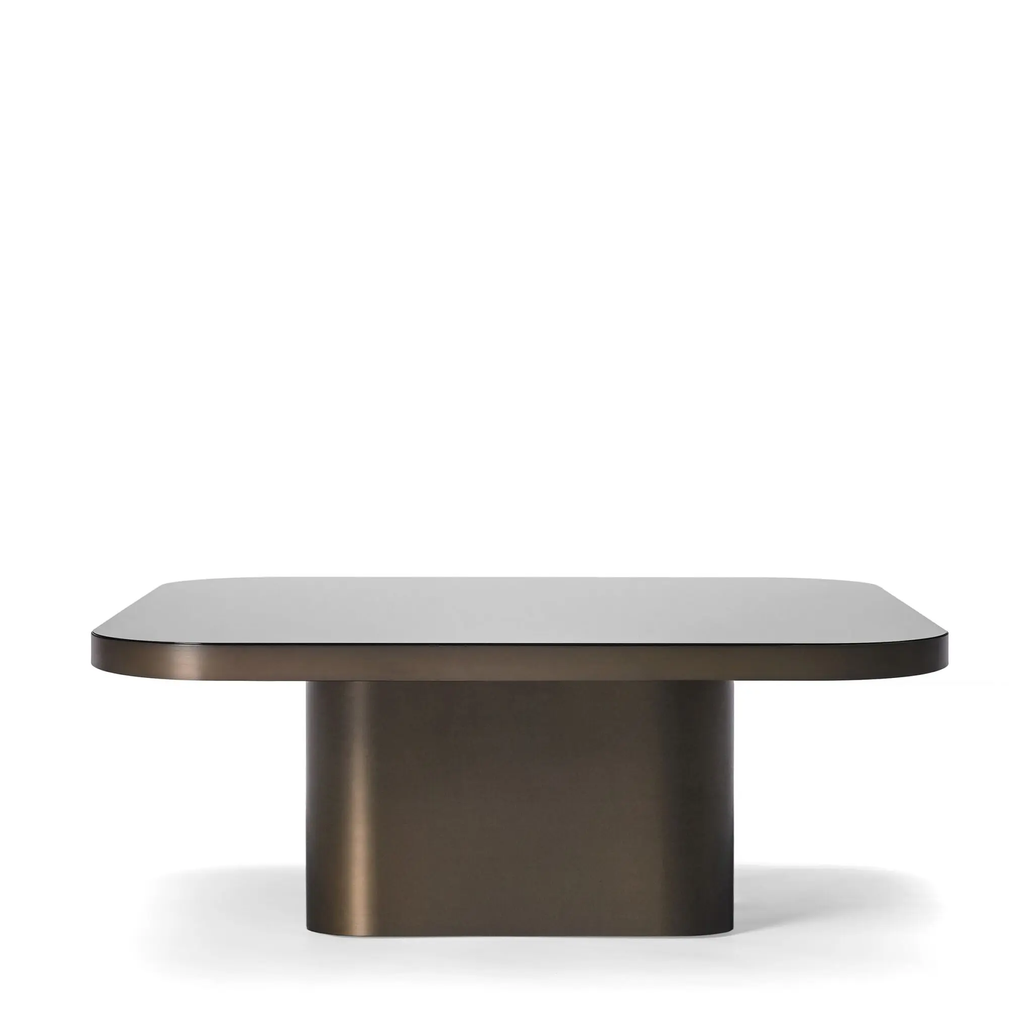 ClassiCon Bow Coffee Table No. 6 von Guilherme Torres – skulpturaler Couchtisch mit Metallkorpus und schwebender Tischplatte aus Glas oder Marmor, moderne Designvariante.