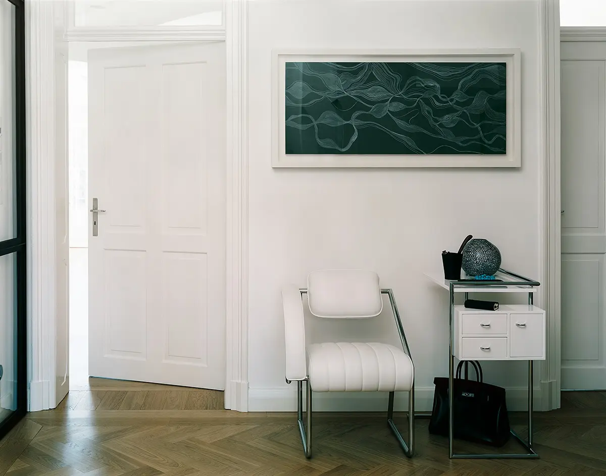 petite-coiffeuse-design-kommode-by-schlafkultur-lang-e-k-iv