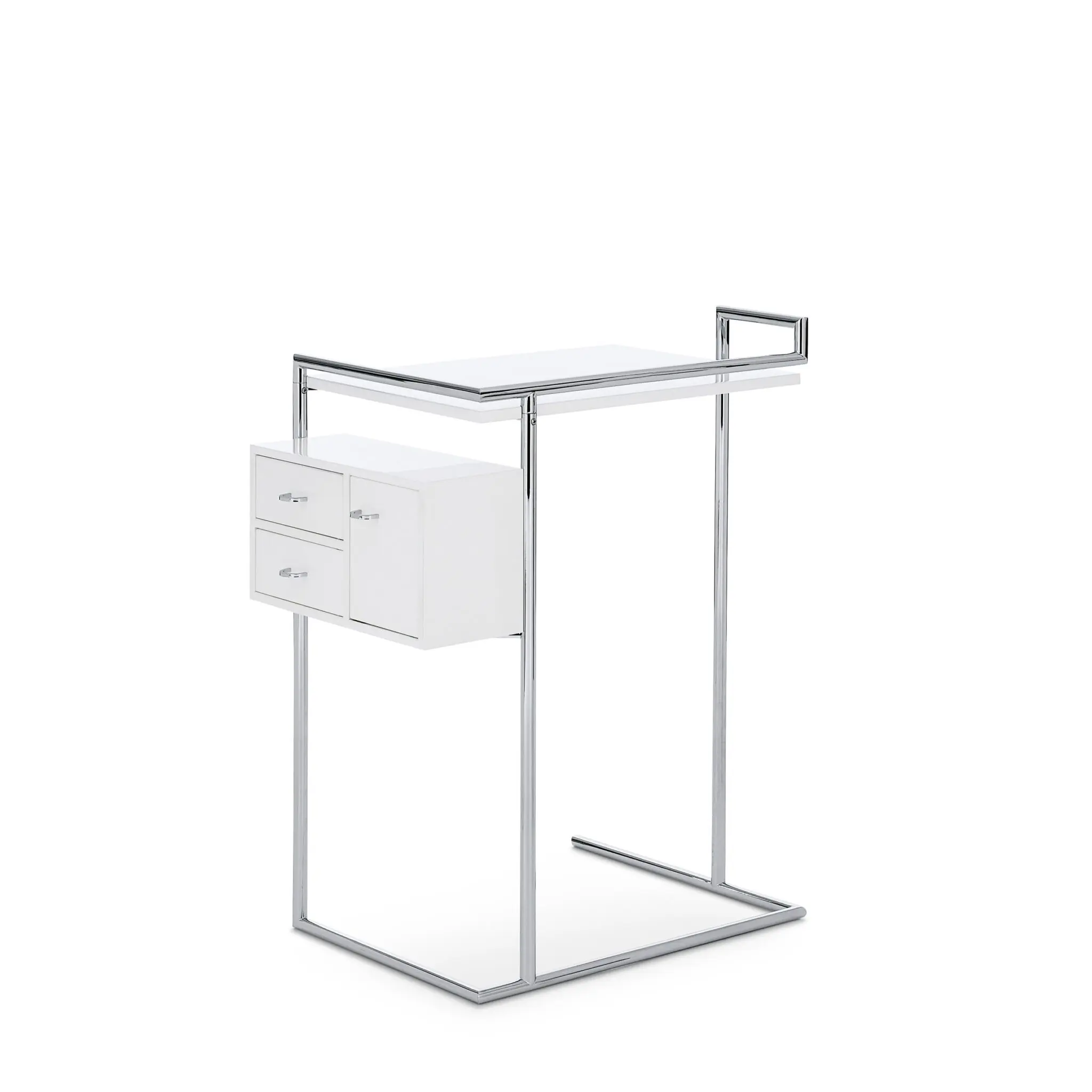 Petite Coiffeuse Design-Kommode von Eileen Gray mit verchromtem Stahlrohrgestell, hochglanzlackierten Flächen und schwenkbaren Schubladen.