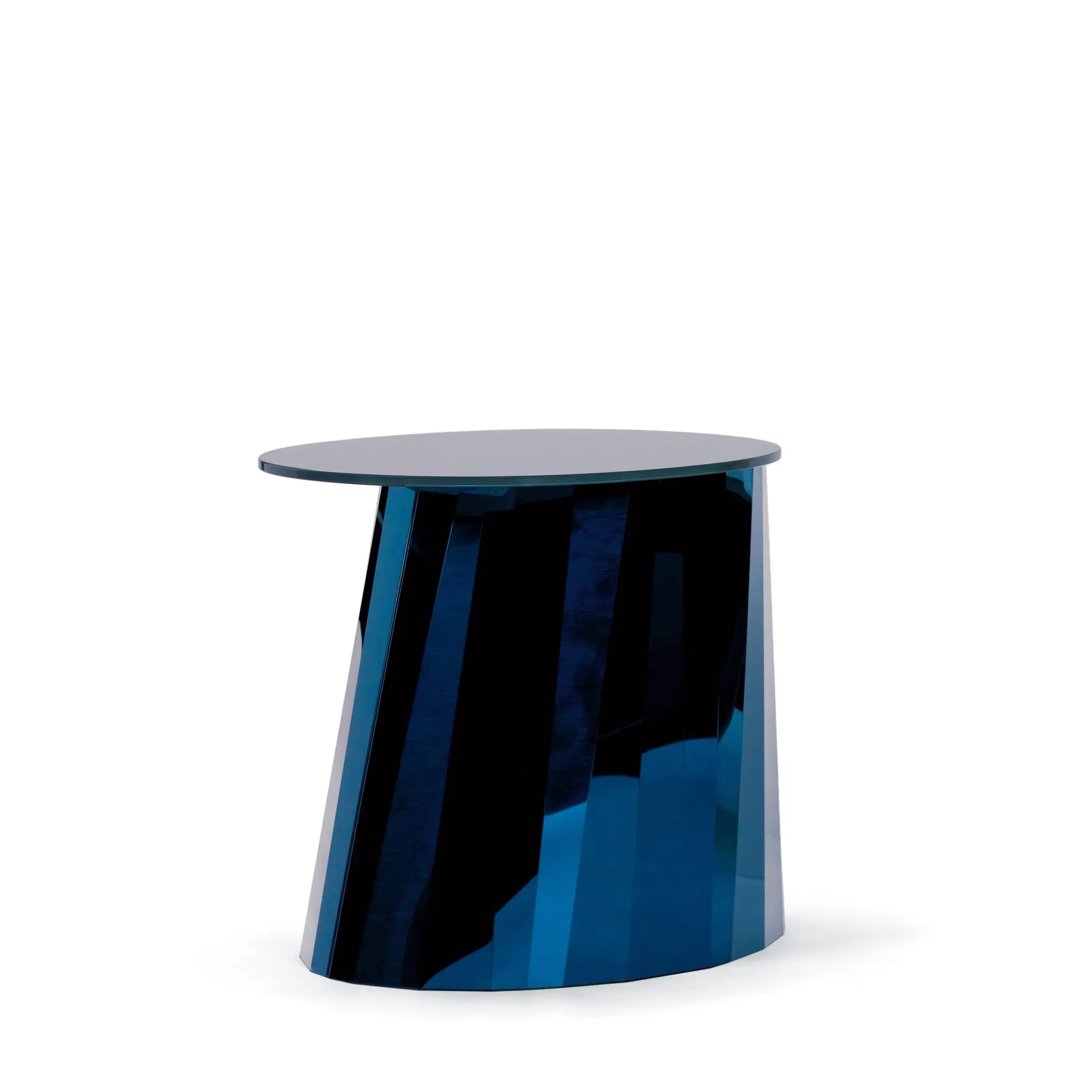 Pli Side Table Low von ClassiCon, Design Victoria Wilmotte, mit Edelstahlfuß und ovaler Glasplatte