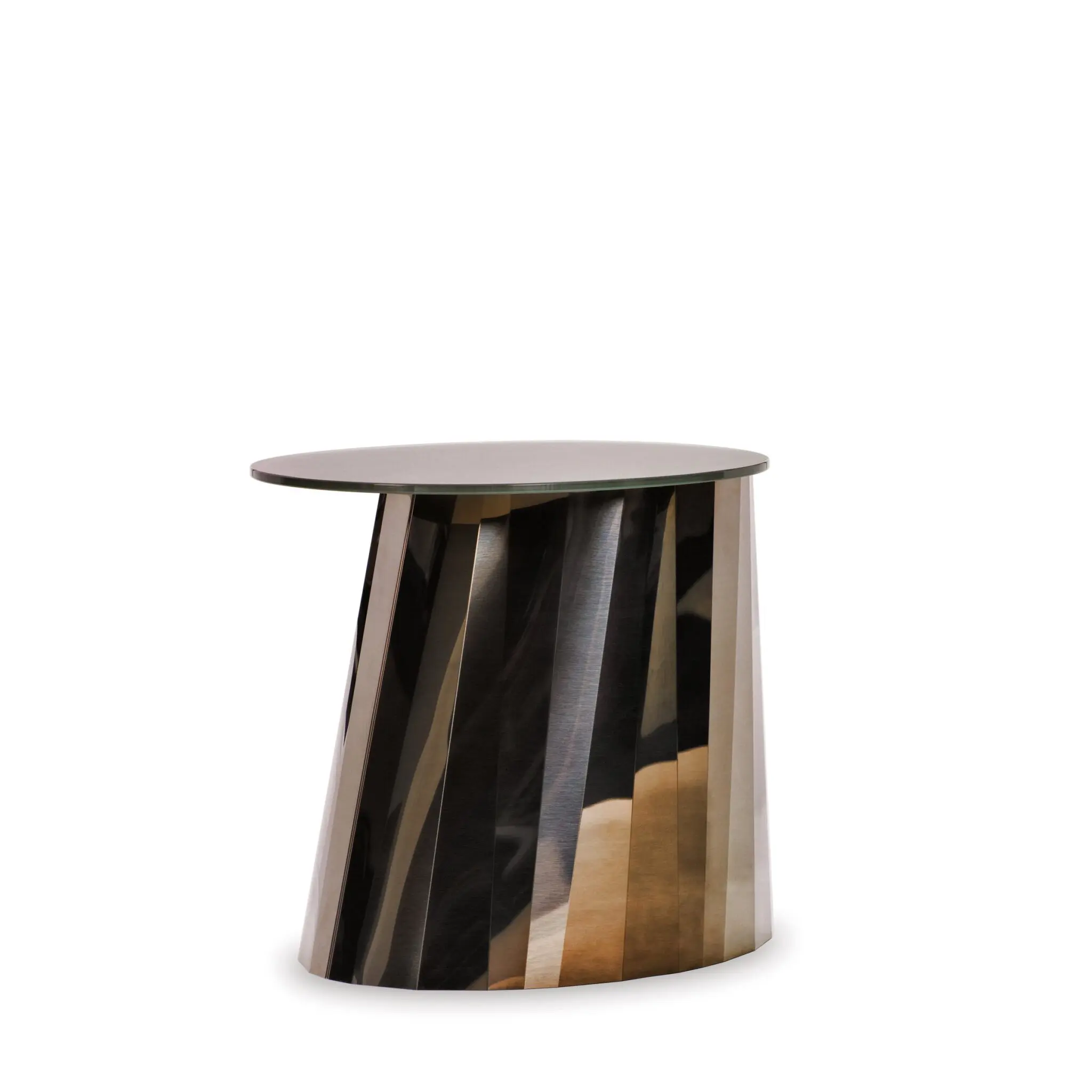 Pli Side Table Low von ClassiCon, Design Victoria Wilmotte, mit Edelstahlfuß und ovaler GlasplattePli Side Table Low von ClassiCon, Design Victoria Wilmotte, mit Edelstahlfuß und ovaler Glasplatte