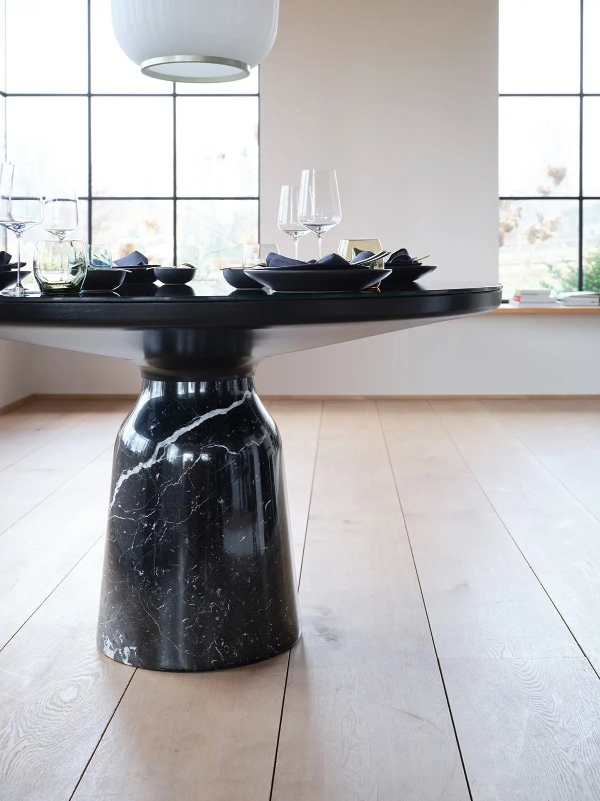 bell-dining-table-design-esstisch-aus-marmor-by-schlafkultur-lang-e-k-vii