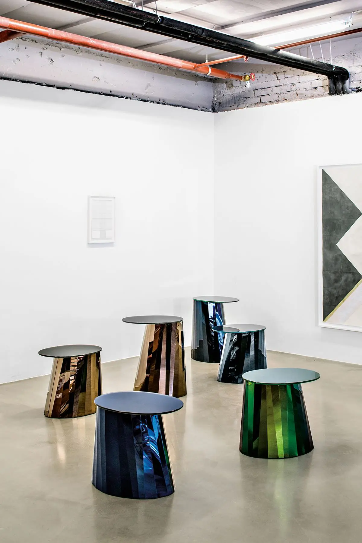 classicon-pli-side-table-1-artwork-redjaian-photo-hassos-kopie