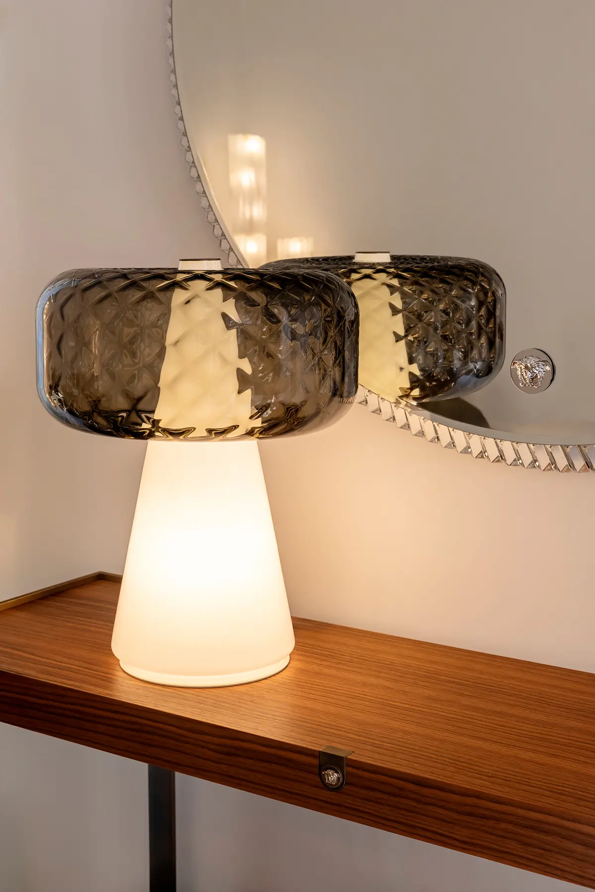 7-via-gesu-medusa-console-by-schlafkultur-lang-e-k