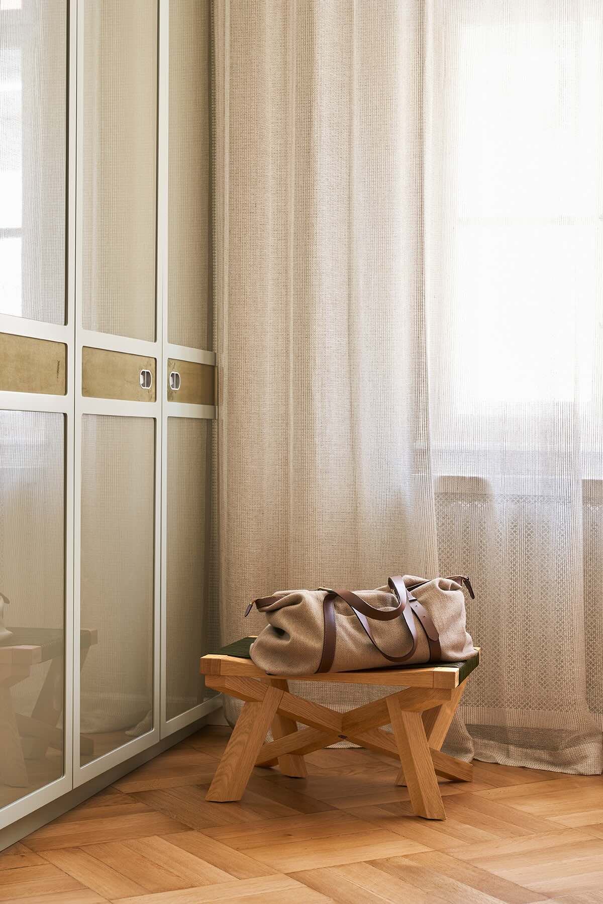 volkshaus-stool-design-hocker-eiche-ii-by-schlafkultur-lang-e-k